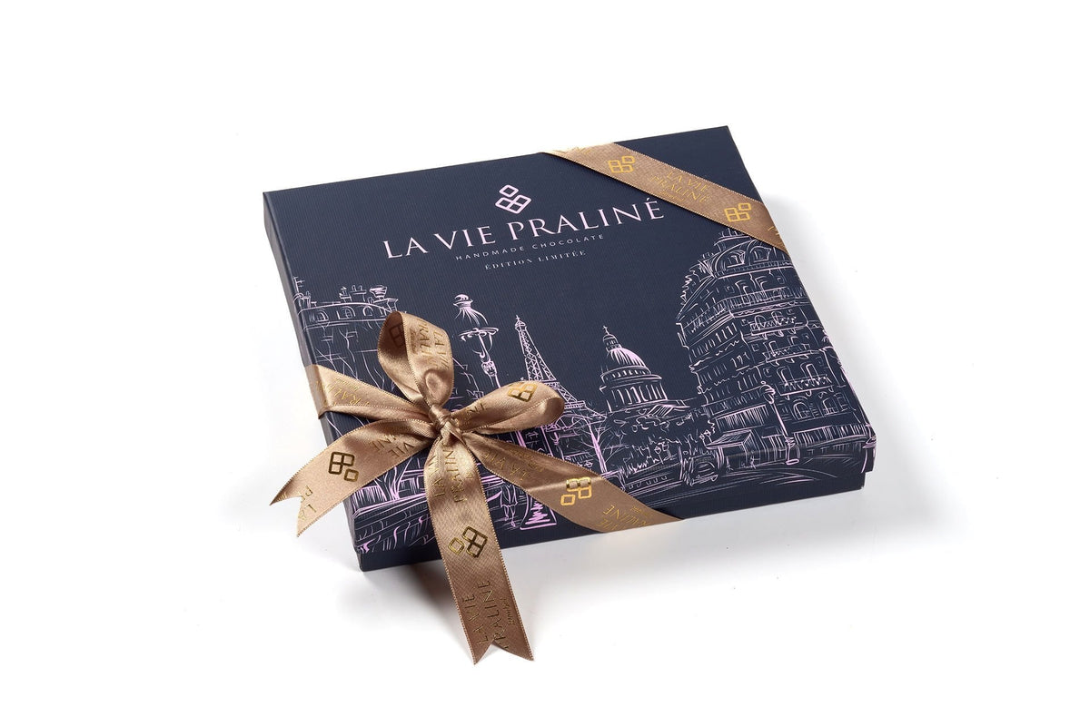 La Vie Praline fantastic roche çikolata kutusu yakın detay