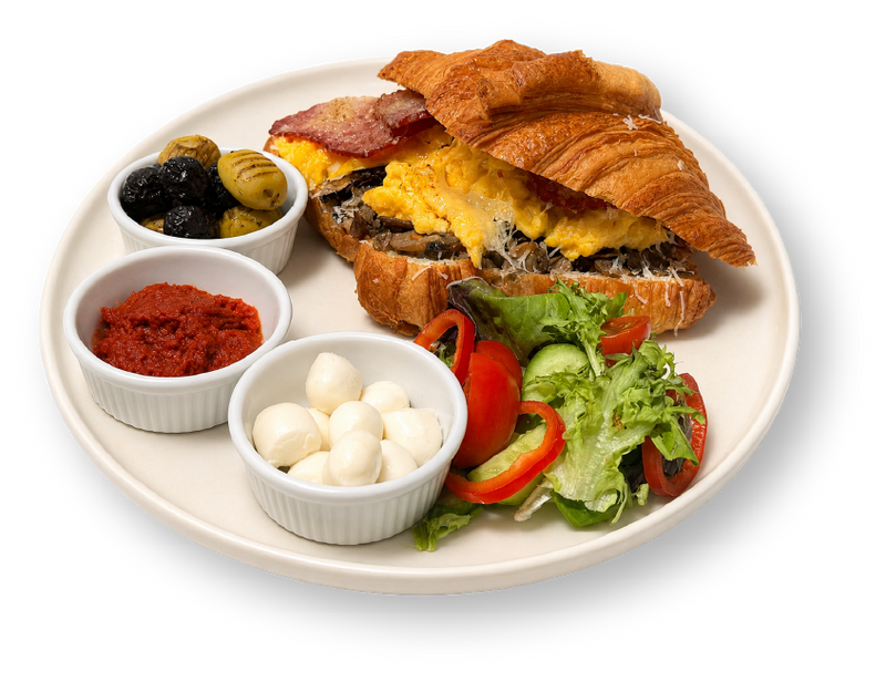Sandwich Au Croissant — tabakta dana baconlu kruvasan sandviç